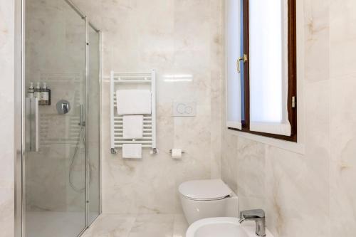 Palazzo Orseolo- Gondola View - image 14