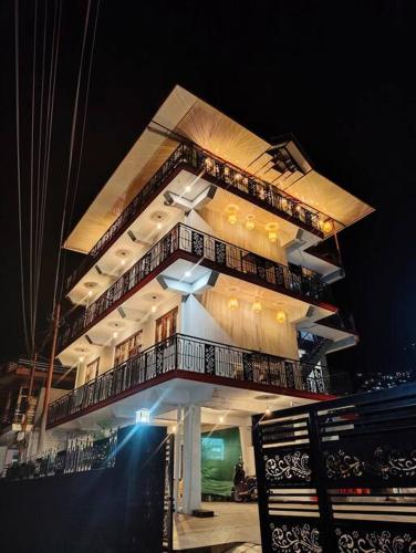 Summit House Dharamshala #2 in อุปาร์ลีบารอล