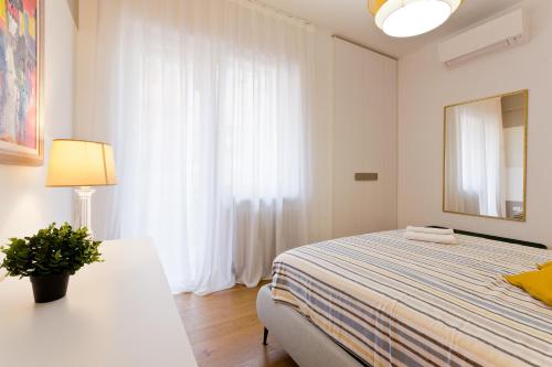 One-Bedroom Apartment image 8