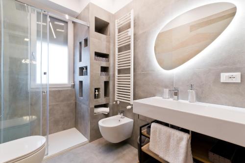 One-Bedroom Apartment image 5