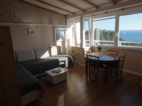 Apartments Maria - close to beach - image 11