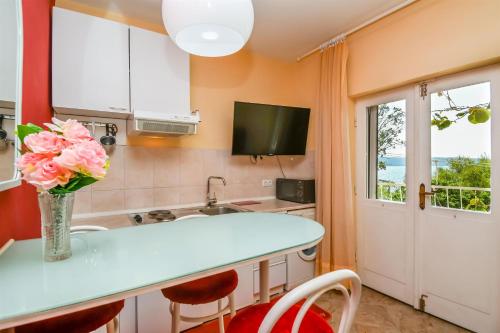 keuken, Apartments Helios in Kastela