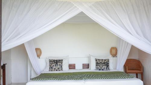 604755040 Anda Amed Villas & Spa