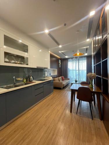 One-Bedroom Apartment image 9
