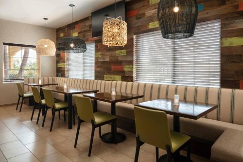 Courtyard by Marriott Santa Barbara Goleta - image 12