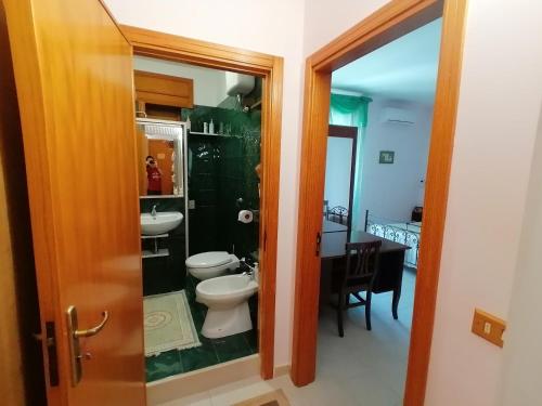 B&B Lo Smeraldo Room Type - Triple Room Smeraldo