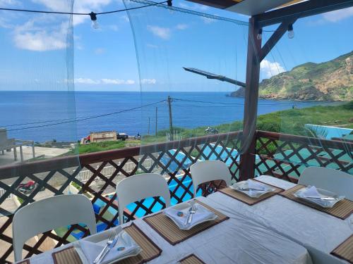 Alrededores, Fajã Beach House (Faja Beach House) in Vila Nova Sintra