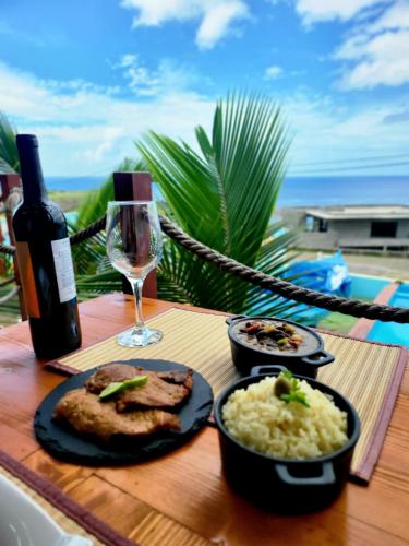 Fajã Beach House (Faja Beach House) in Vila Nova Sintra