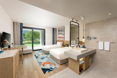 2 double beds