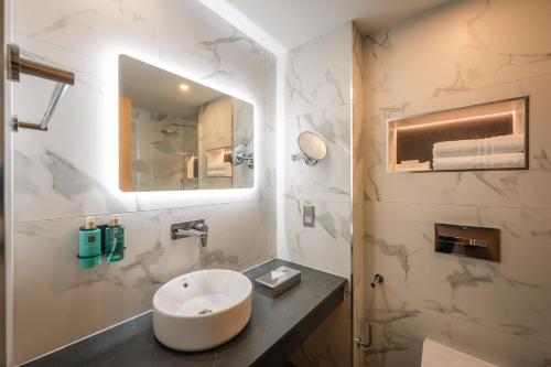 Double Room image 5