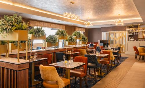 Grand Canal Hotel - image 12