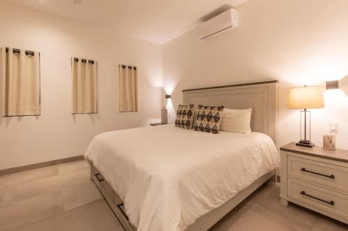 Dream Oceanfront Condo in Baja! Pool, Jacuzzis, Gym in San Carlos, Mexico