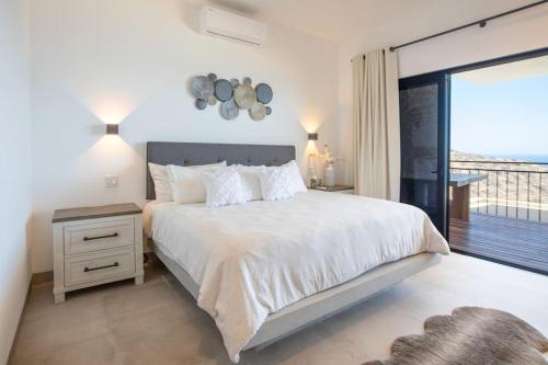 Dream Oceanfront Condo in Baja! Pool, Jacuzzis, Gym in San Carlos, Mexico