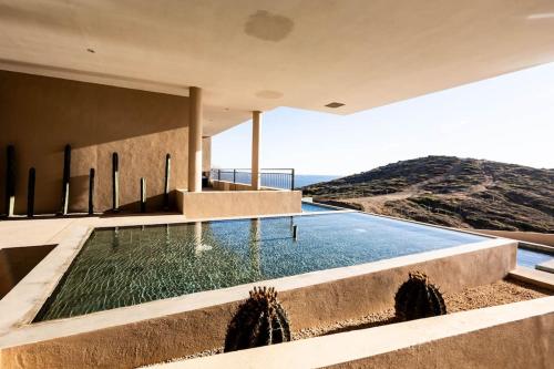 Dream Oceanfront Condo in Baja! Pool, Jacuzzis, Gym in San Carlos, Mexico