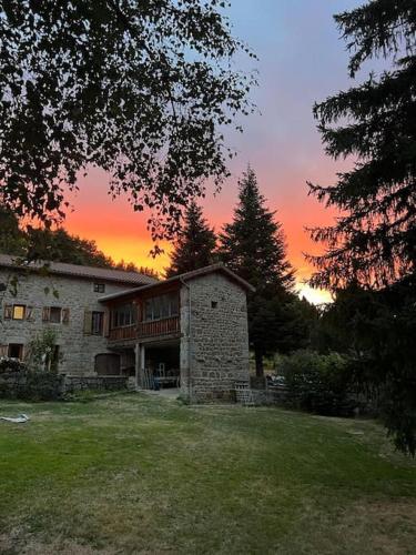 Maison de caractère gîte à louer Viverols
