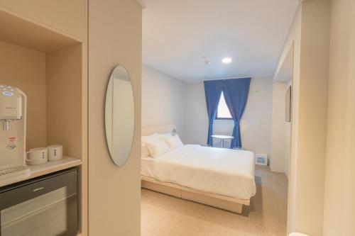 HOTEL MYEONGDONGJANG Room Type - Deluxe Double Room with Shower