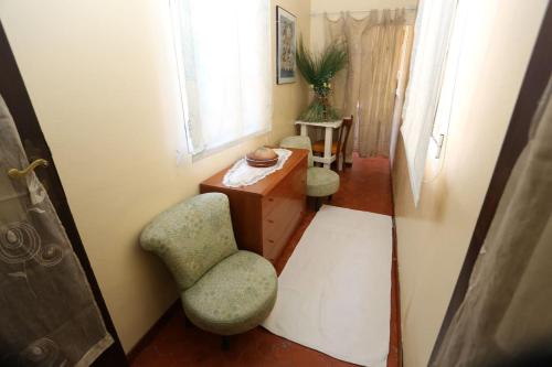 Apartment with 3 bedrooms in Roma with wonderful city view balcony and WiFi - image 2