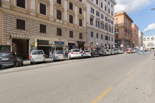 Apartment with 3 bedrooms in Roma with wonderful city view balcony and WiFi - image 5