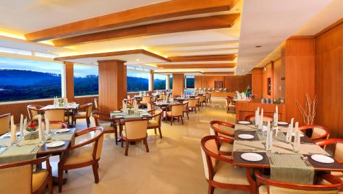 ห้องอาหาร, โรงแรมคลาวด์ วาลลีย์ ลีเชอร์ (Clouds Valley Leisure Hotel) in มูลากาได