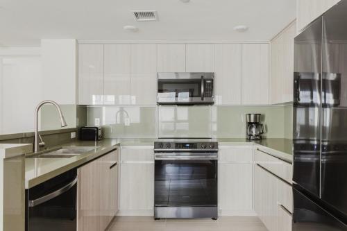 Blueground Hollywood wd full kitchen ac LAX-1268 in Los Angeles, USA