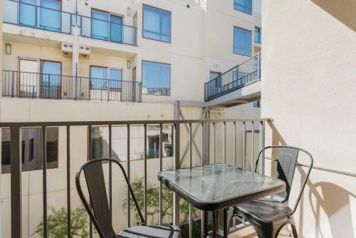 Blueground Hollywood wd full kitchen ac LAX-1268 in Los Angeles, USA