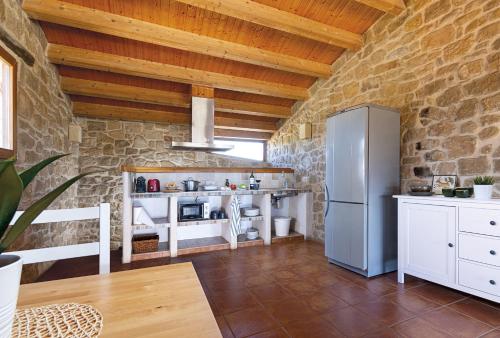 Konyha, Chimenea y vistas espectaculares a los Puertos in Lledó