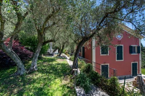257b - Villetta Maiso - Vista Mare, Giardino e Piscina Privata a 2 minuti di auto dalle spiagge e mare - PARCHEGGIO PRIVATO INCLUSO, Lavagna (Foto 8)