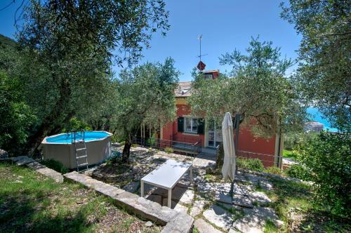 257b - Villetta Maiso - Vista Mare, Giardino e Piscina Privata a 2 minuti di auto dalle spiagge e mare - PARCHEGGIO PRIVATO INCLUSO, Lavagna (Foto 9)