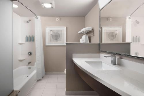 Courtyard by Marriott Galveston Island - image 11