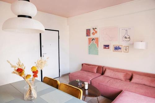 Vibrant Retreat - Funky Style and Acropolis View, Athènes