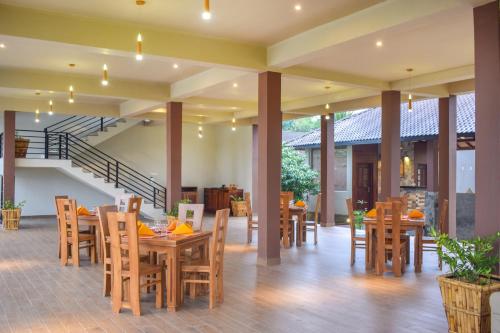 Restaurant, Hotel Sigiriyaaya - Jetwing Select in Sigiriya