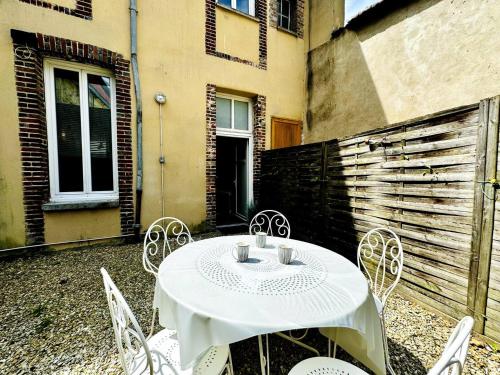 Létesítmények, Le Saint Savinien - Idéal Couple et Pros - Centre Ville - Patio (Le Saint Savinien - By 69ALSACELO - Patio Prive - Ideal Couple & Pros - Canape convertible - Centre ) in Sens