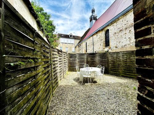 Létesítmények, Le Saint Savinien - Idéal Couple et Pros - Centre Ville - Patio (Le Saint Savinien - By 69ALSACELO - Patio Prive - Ideal Couple & Pros - Canape convertible - Centre ) in Sens