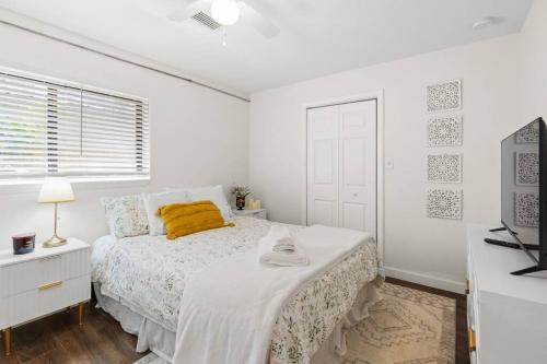 Nights of lights special, walking distance to down town, pet friendly gem in St. Augustine, USA