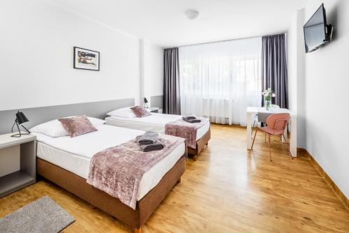 2 twin beds