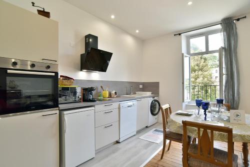 virtuve, Le Cocon du Château - Appt de 65 m² à Dinan (Le Cocon du Chateau - Appt de 65 m² a Dinan) in Lehon (Brittany)