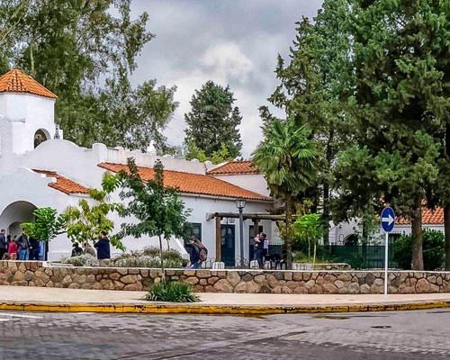 Fliphaus Chacras De Coria - 4 Bd House Pool&bbq in 루한 데 쿠요