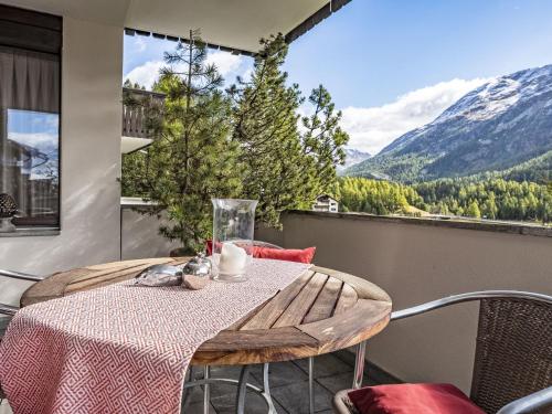 Apartment Chesa Trais Dschembers by Interhome in Albana