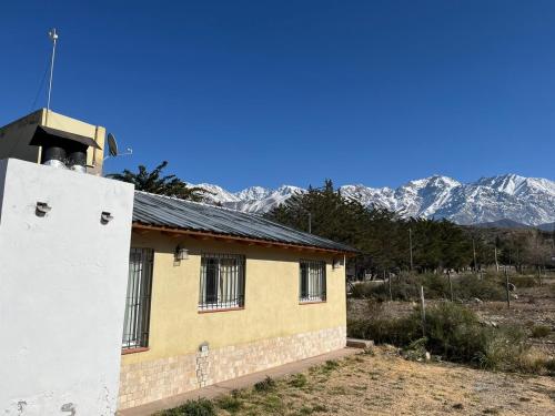 Skats, Casa de Montaña La Jarillera (Casa de Montana La Jarillera) in El Salto (Mendoza)