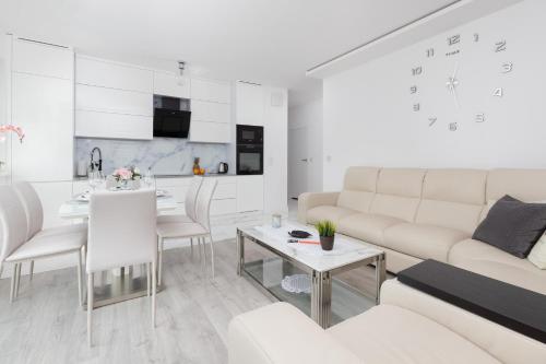 Spacious & Bright Family Apartment in Gdańsk by Noclegi Renters, Gdańsk (zdjęcie 7)