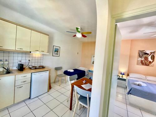 Asterias Mini Coastal Apartments 4
