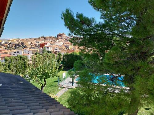Villa Independiente con Bodega y Barbacoa - perfecto familia y grupos in Alacón