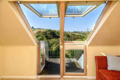 Beach Front House with Stunning Sea Views and Free Use of a Local Indoor Pool in Porthallow