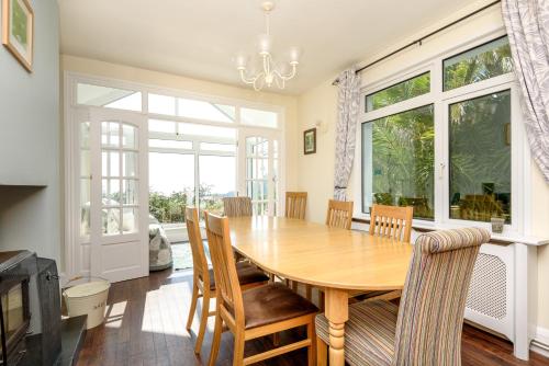 Beach Front House with Stunning Sea Views and Free Use of a Local Indoor Pool in Porthallow