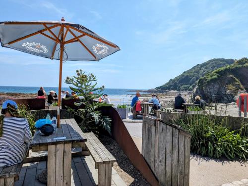Beach Front House with Stunning Sea Views and Free Use of a Local Indoor Pool in Porthallow