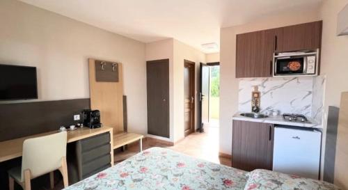 Soleil, Piscine, Parking et Bienvenue à Sisco (Soleil, Piscine, Parking et Bienvenue a Sisco) in 西斯科