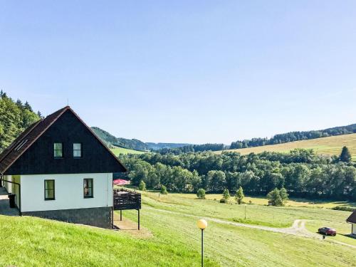Holiday Home Green Valley Park Stárkov 17 by Interhome (Holiday Home Green Valley Park Starkov 17 by Interhome) in Stárkov