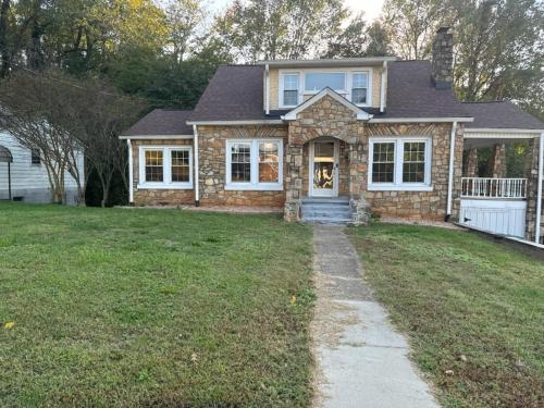 The Rock House Rooms in Jonesville, USA