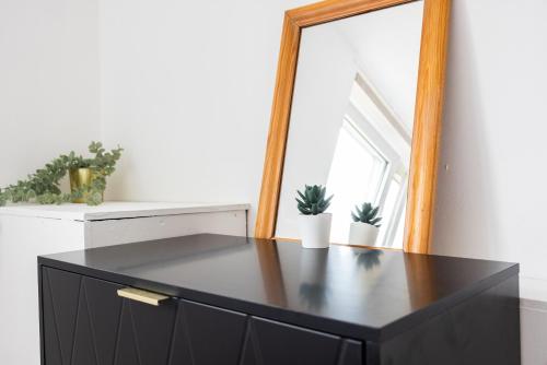 The King's Cross Stylish Suite - image 10