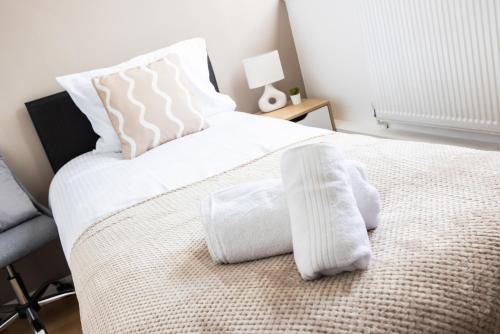 The King's Cross Stylish Suite - image 14